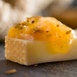 Can Bech Hillot Can Bech Omenahillo  pistaasipähkinöillä ja kanelilla