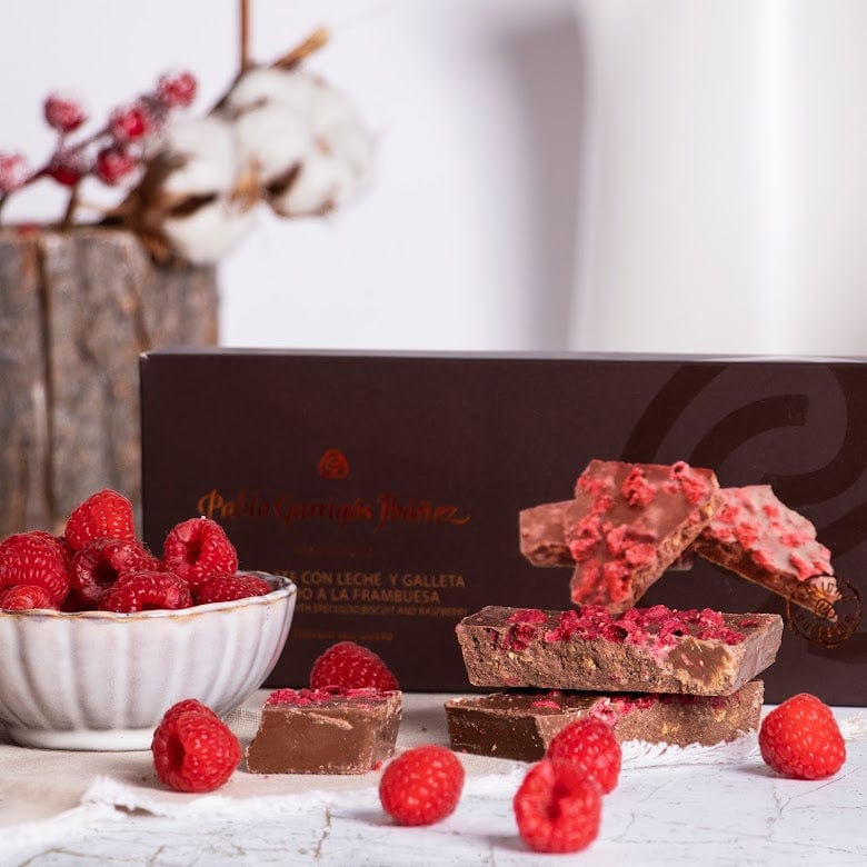 Gourmet-herkut.fi Pablo Garrigos Maitosuklaata,rapeaa keksiä ja vadelmaa 200g