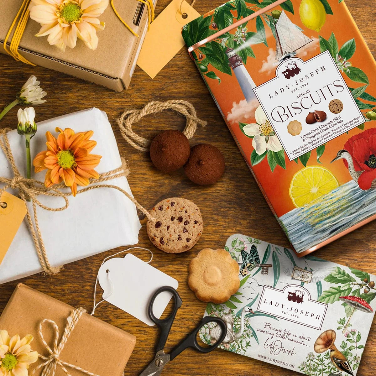 Lady Joseph Keksit Lady Joseph Keksilajitelma lahjalaatikossa